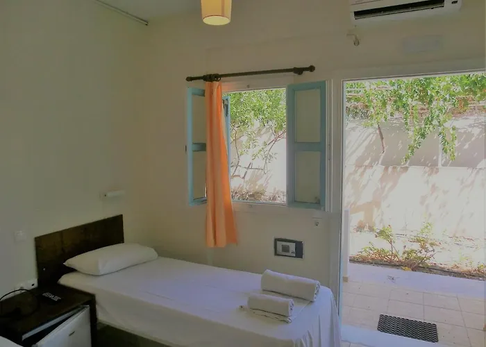 Santorini Camping/rooms