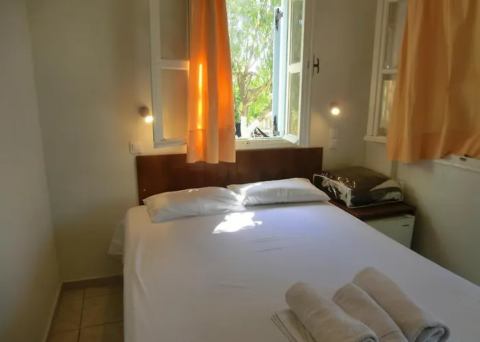 Santorini Camping/rooms Fira (Santorini)