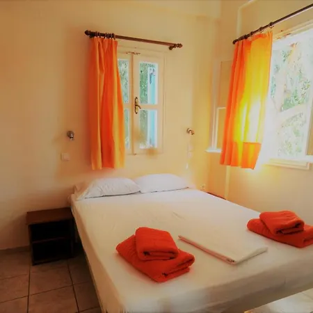 Santorini Camping/rooms