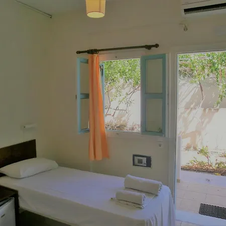 Santorini Camping/rooms