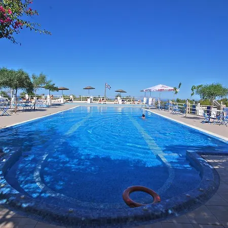 Santorini Camping/rooms 2*