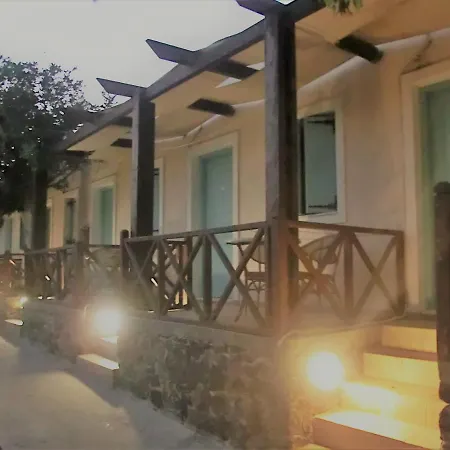 Santorini Camping/rooms אתר קמפינג 2*