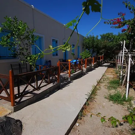 Parque de Campismo Santorini Camping/rooms 2*