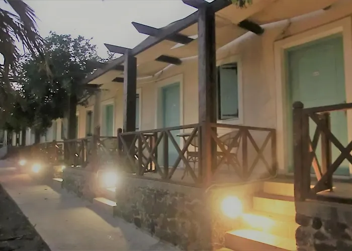 Santorini Camping/rooms אתר קמפינג 2*