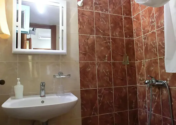 Santorini Camping/rooms אתר קמפינג סנטוריני