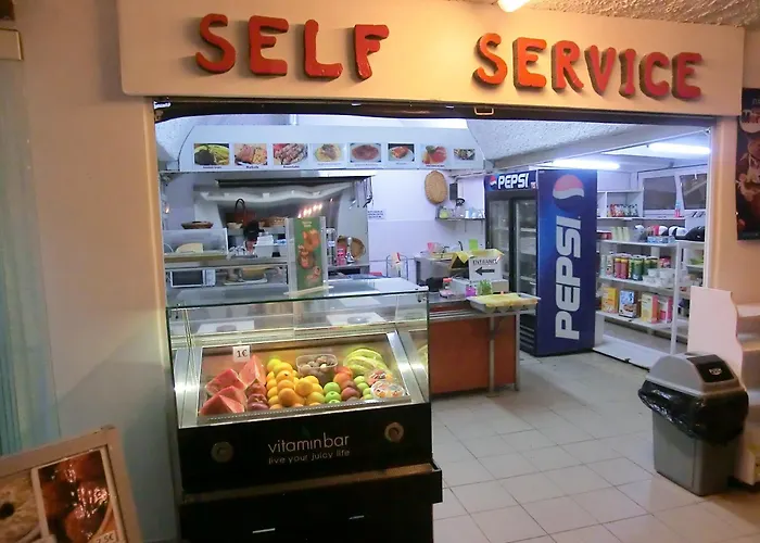 אתר קמפינג Santorini Camping/rooms 2*